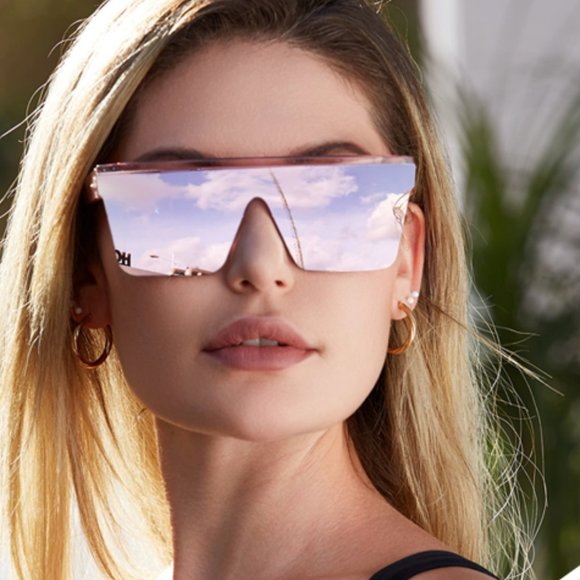 Women\'s flat top square trendy sunglasses